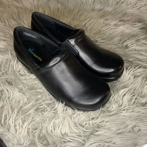 Yuu™ Bethanee Slip-On Shoes 8.5M black smooth
